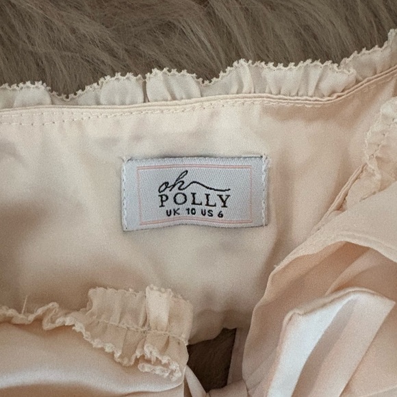 Elegant Cream Ruffle Intimate Set - Picture 2 of 11